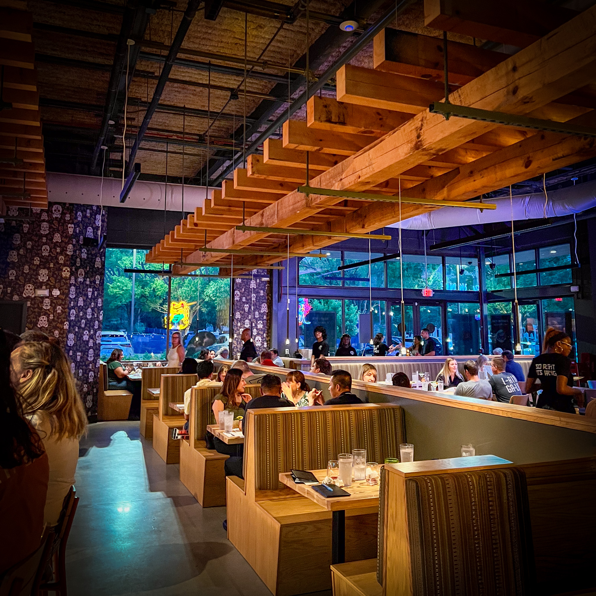 Wongs Tacos NC seating